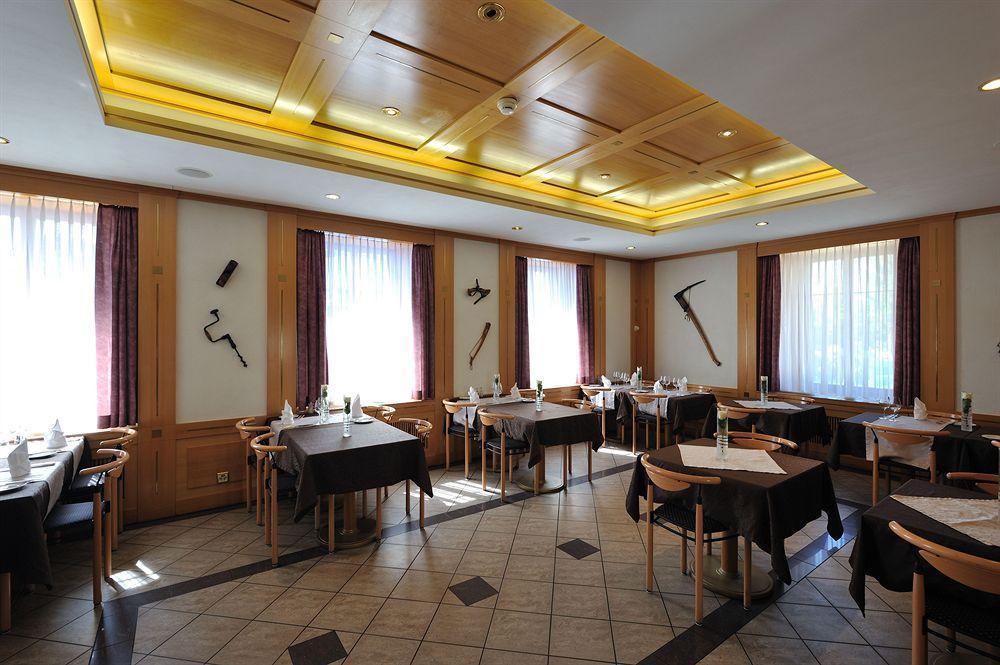 Grand Hotel Les Endroits La Chaux De Fonds Ngoại thất bức ảnh
