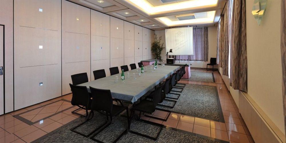 Grand Hotel Les Endroits La Chaux De Fonds Ngoại thất bức ảnh